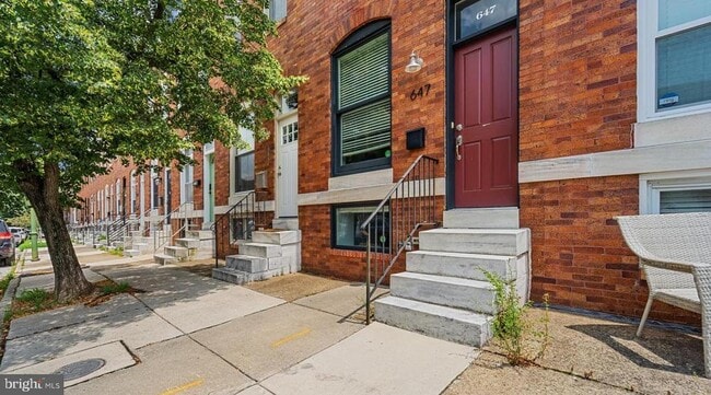 Building Photo - 647 S Belnord Ave