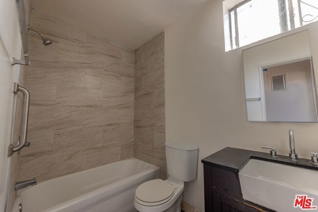 Building Photo - 275 Lucas Ave