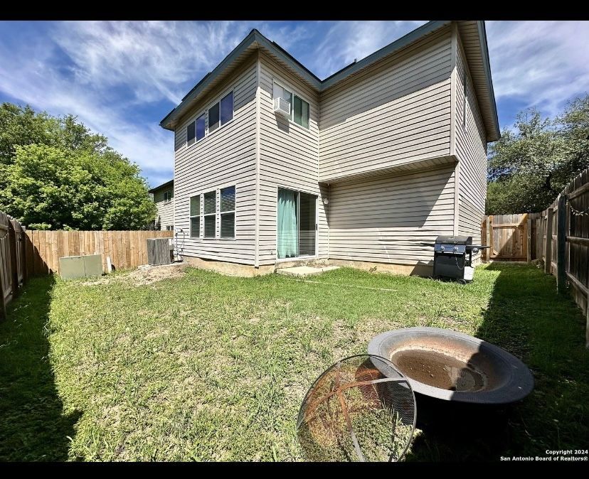 Building Photo - 10142 Amber Flora Dr