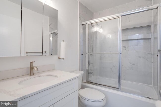 Building Photo - 5809 Waterdale Ct