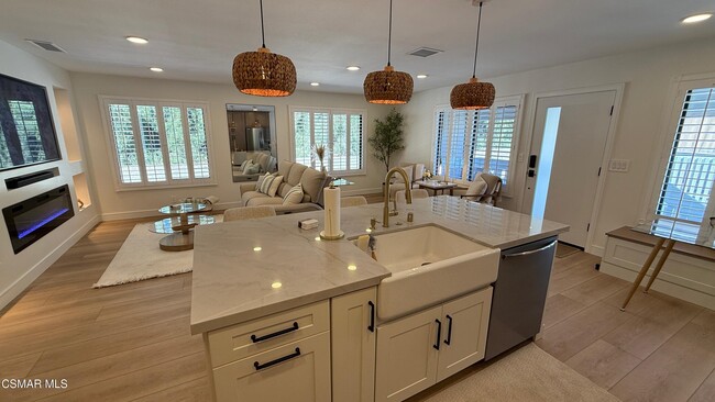 Building Photo - 3439 Highwood Ct