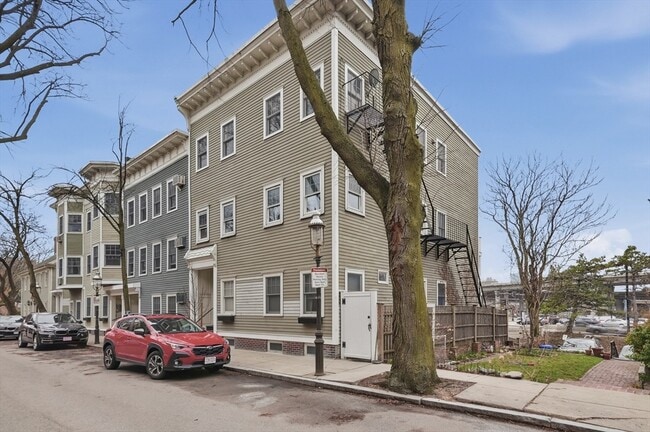 Building Photo - 36 Washington St