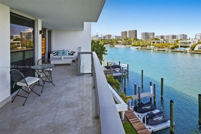 Building Photo - 9261 E Bay Harbor Dr