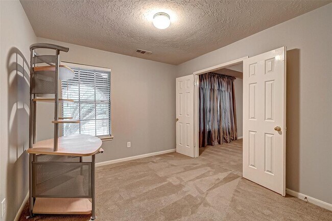 Building Photo - 2130 Autumn Fern Dr