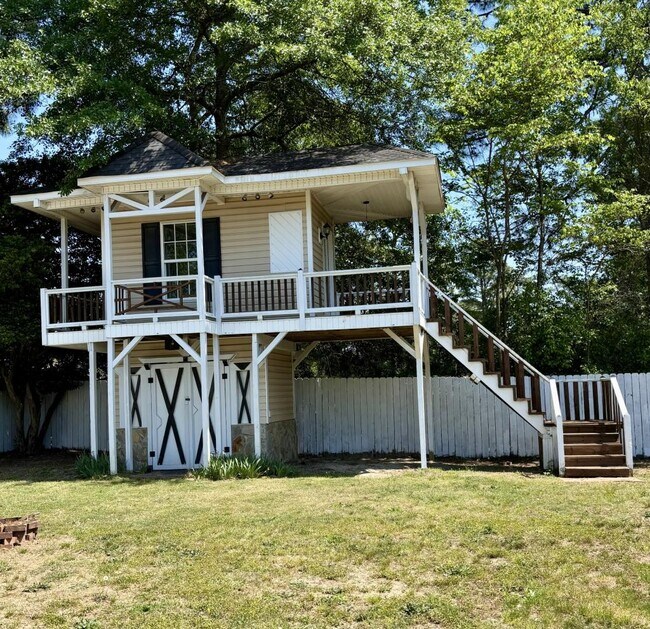 Building Photo - 224 Ramona Dr