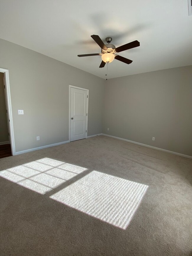 Building Photo - One level 3 bedroom 2 bath home