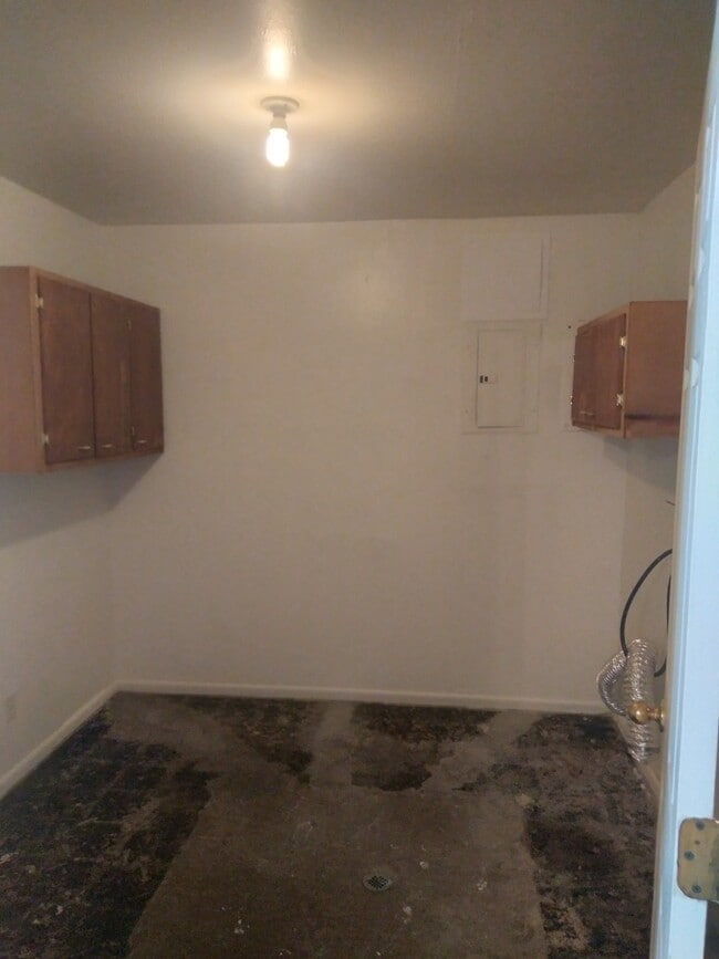 Building Photo - 732 Clovis Ave