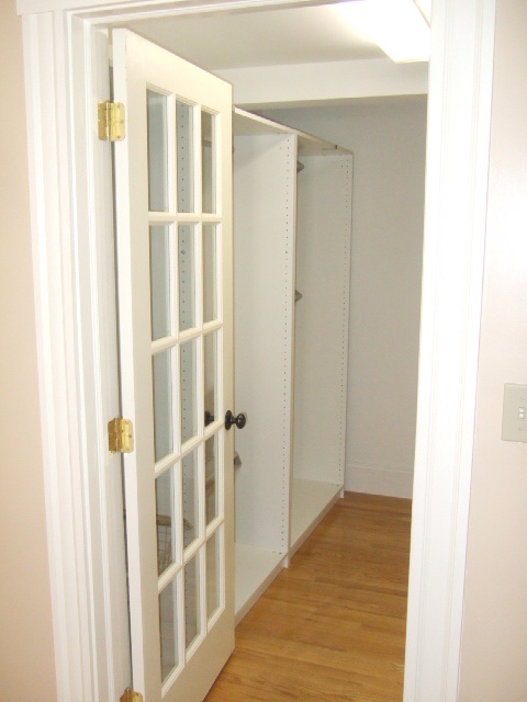 WALK IN CLOSET - 14 Glover St