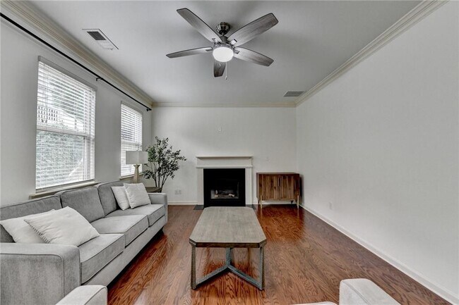 Building Photo - 5013 Groover Dr