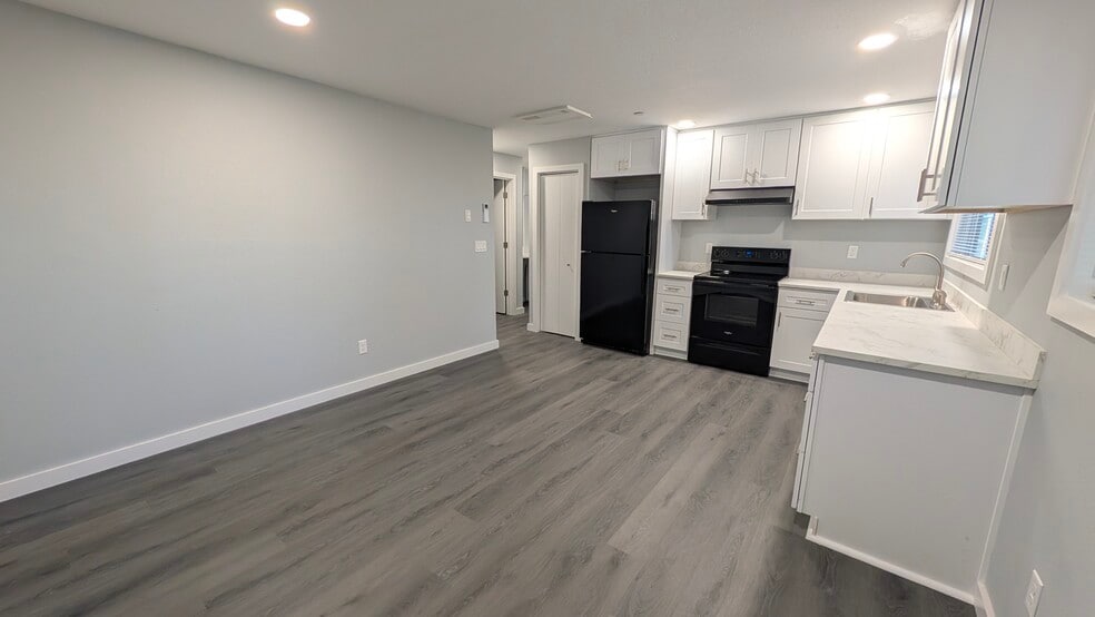 Living from near door - 2378 E 15th Ave