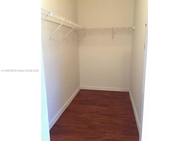 Building Photo - 833 SW 148th Pl