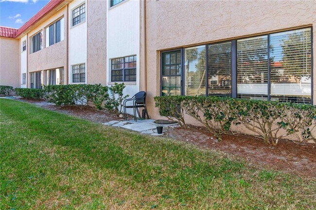 Building Photo - 1750 Belleair Forest Dr