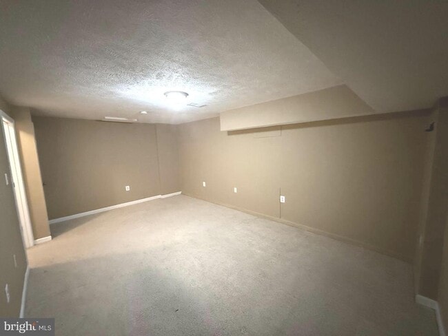 Building Photo - 17968 Milroy Dr