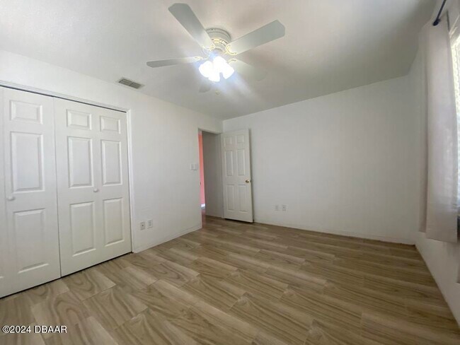 Building Photo - 19 Rivershore Dr