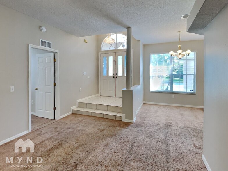 Building Photo - 7026 Captiva Cir