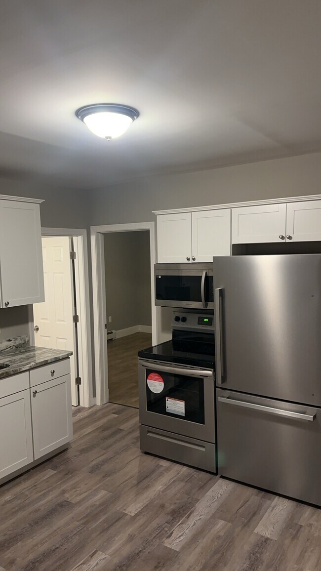 Building Photo - 64 Maplewood Ave