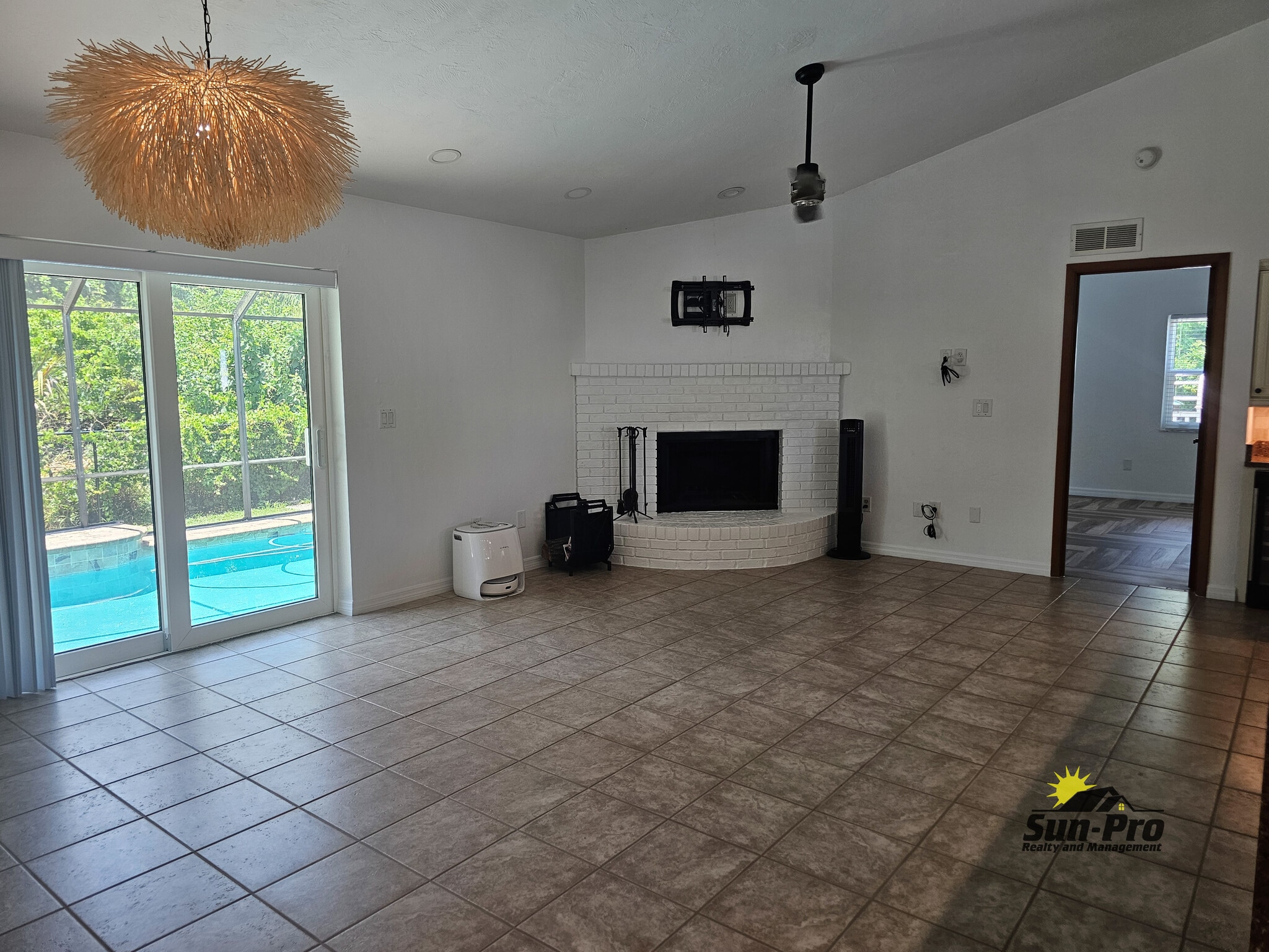 Building Photo - 139 Riverwalk Ct