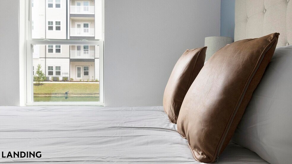 Building Photo - 12525 Tibbets Ln