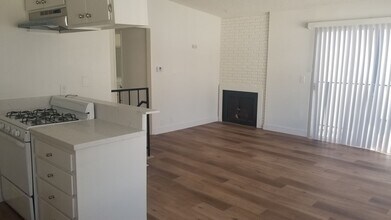 Building Photo - 128 39th St