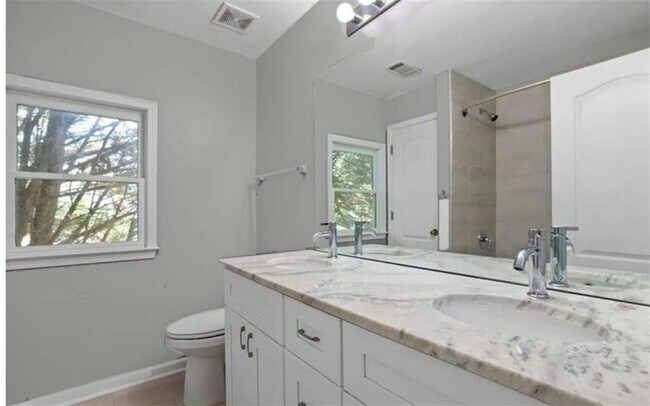 Building Photo - 3520 Mystic Dr