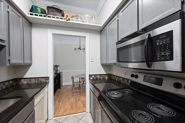 Building Photo - 312 Sloan Rd