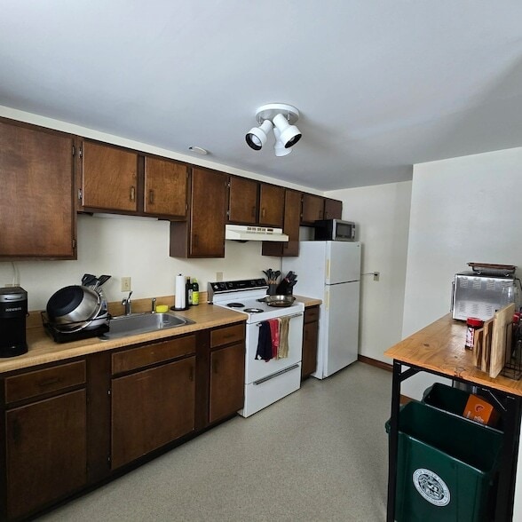 Building Photo - 2 Hancock St