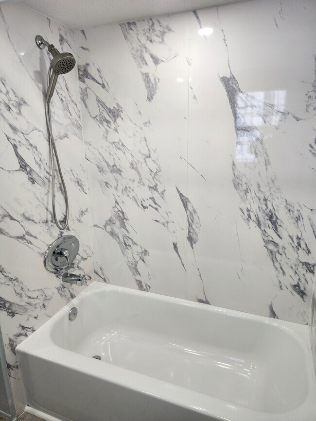 Building Photo - 9837 Marlinton Ln