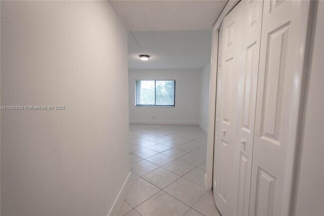 Building Photo - 16471 Blatt Blvd