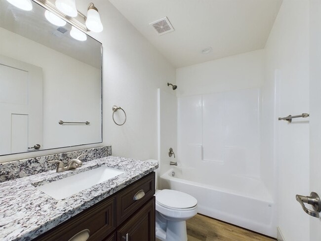 Building Photo - 3 Bed 2 Bath w/ Fence Built in 2022 Availa...