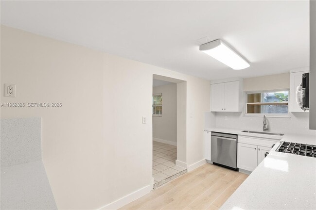 Building Photo - 6365 SW 33rd St