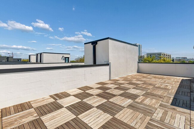 Building Photo - New Construction Townhome For Lease downtown Tampa, Ybor City, Gas Worx