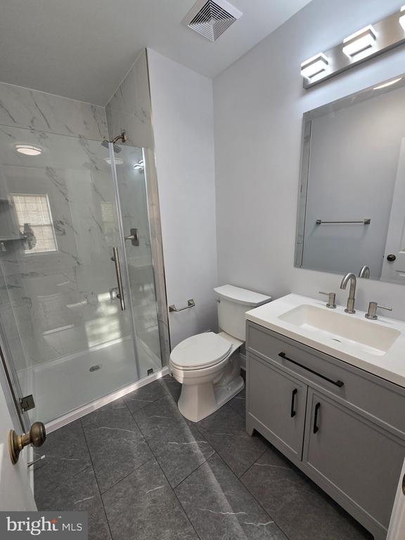 Building Photo - 18 Edinboro Cir