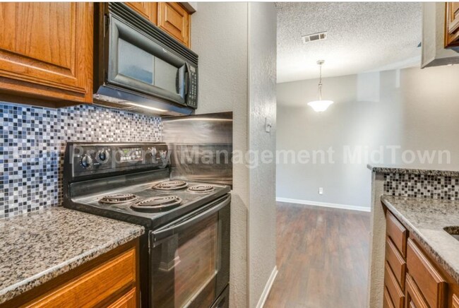 Building Photo - 1101 Calico Ln