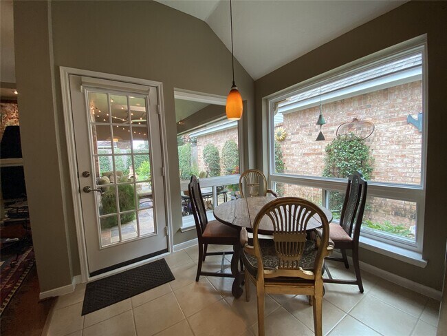 Building Photo - 6906 Afton Woods Dr