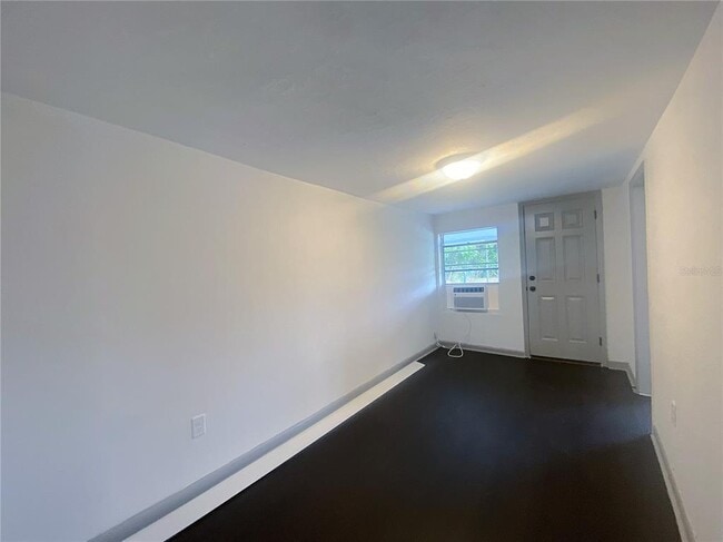 Building Photo - 622 Booker Ave