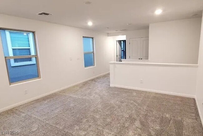Building Photo - 10628 Silver Pond Ave