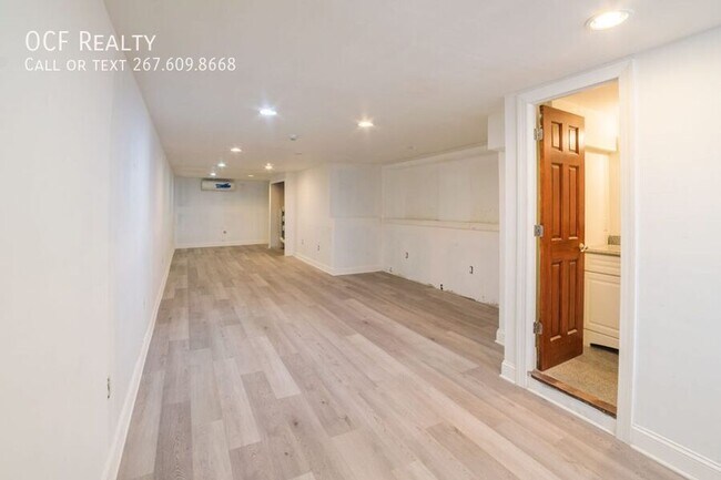 Building Photo - 2504 S Broad St