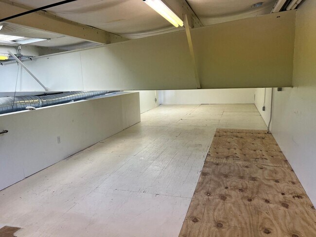 Building Photo - 2754 Agua Fria St