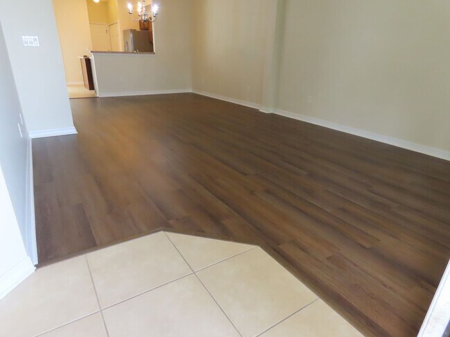 Building Photo - Waterside Point Townhome