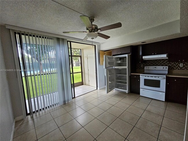 Building Photo - 8005 SW 107th Ave