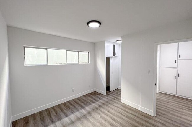 Interior Photo - 5315 Lorna St