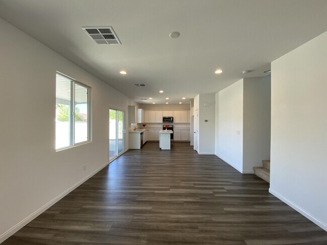 Building Photo - 2212 Stone Well Rd