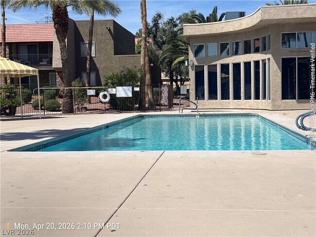 Building Photo - 5229 Indian River Dr