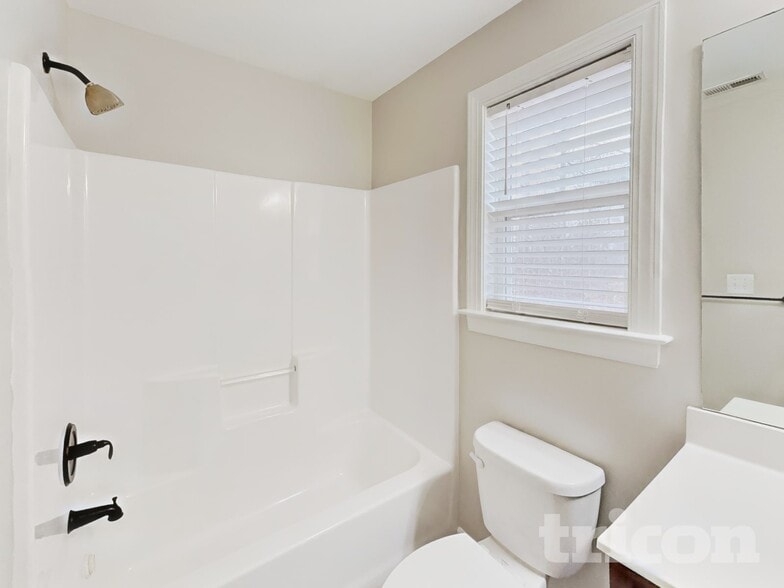 Building Photo - 69 Diamond Creek Dr