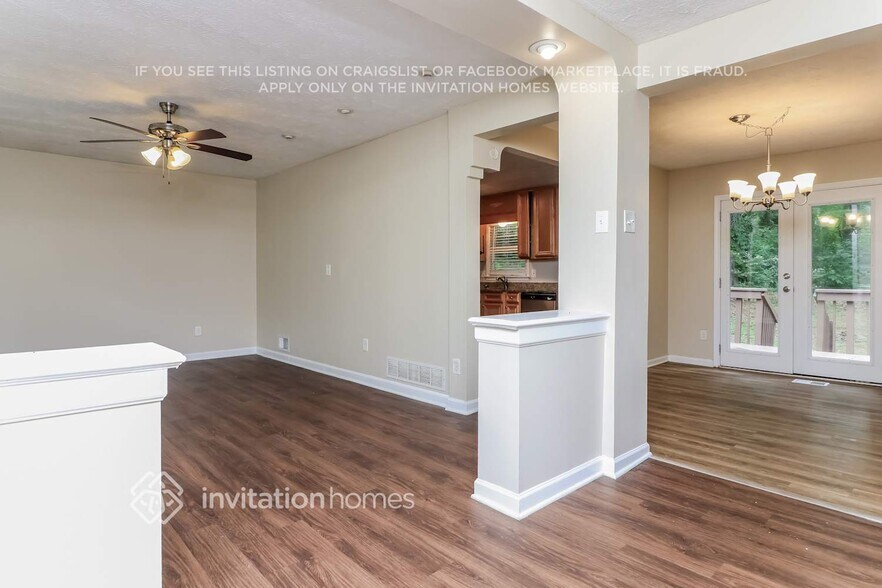 Building Photo - 1398 Yates Ave