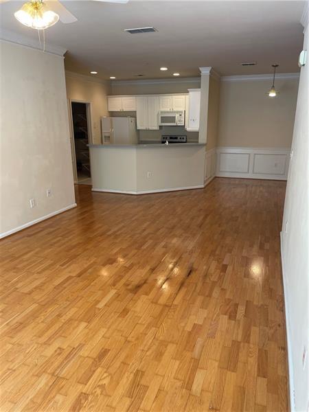 Building Photo - 2400 Cumberland Pkwy SE
