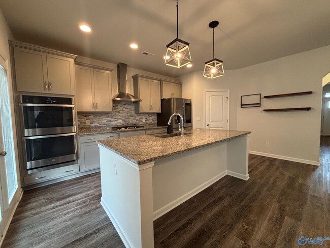 Building Photo - 212 Oracle Cir