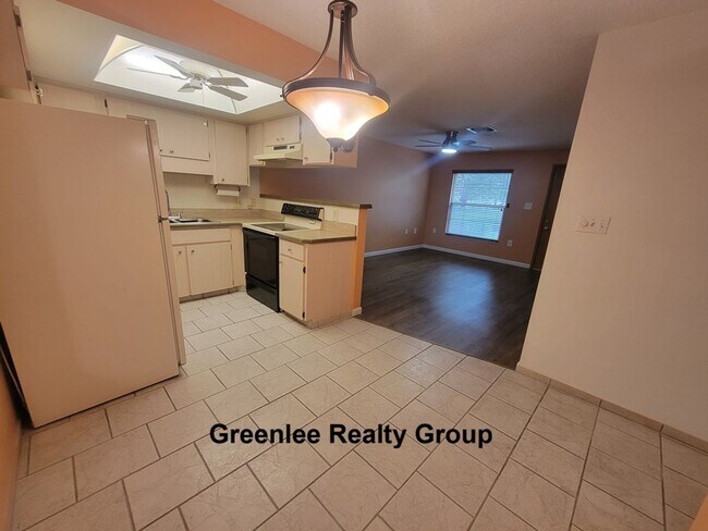 Building Photo - 6141 Chesham Dr