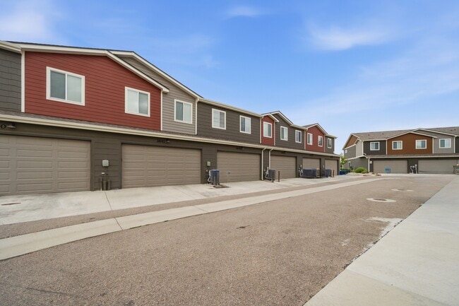 Building Photo - 3642 Ronald Reagan Ave