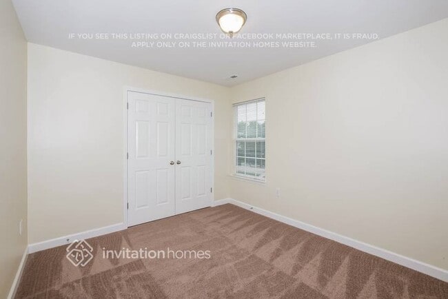 Building Photo - 1420 Bottle Brush Ln